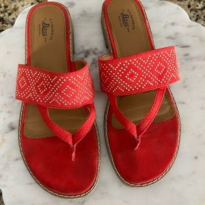 Bass sandals.  Size 6.5